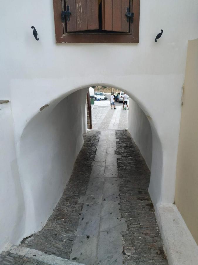 Azura, traditional residence in Ano Syros Exterior foto
